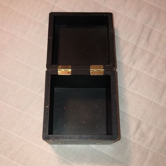 Dice Cube Black Ivory Shabby Shic Wooden Trinket Keepsake Box - Picture 10 of 13